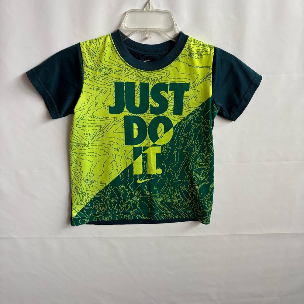 Nike childs Dri-FIT Athletic Tee. size 7. Polyester. iNV25/382